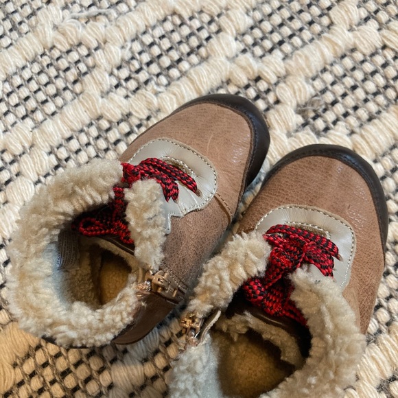Robeez Cozies Soft Sole Boots - Wyatt Camel - Picture 4 of 4